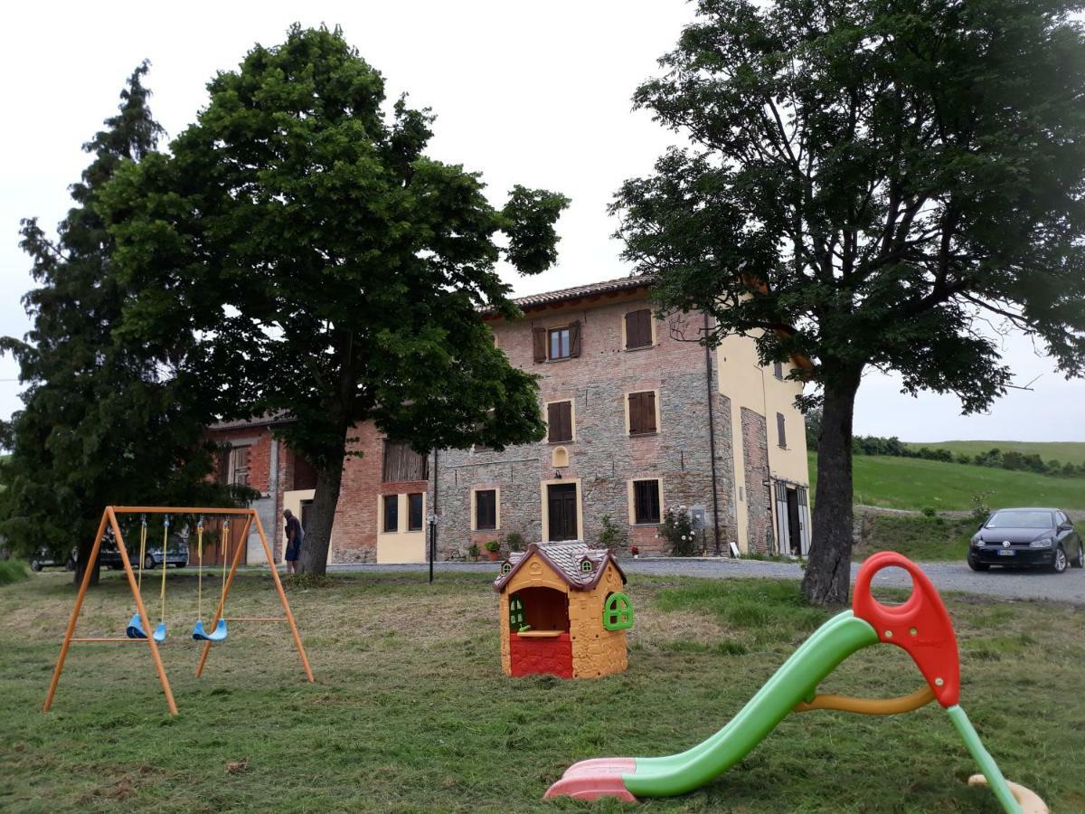 Agriturismo "Veritas" Bed & Wine Casaleggio Boiro Zewnętrze zdjęcie